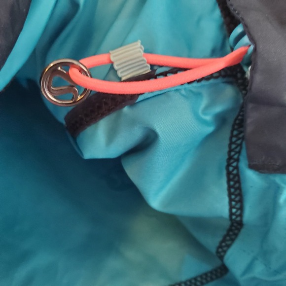 Lululemon Athletica Pack It Run Vest Full Zip Sleeveless Hood Lightweight Size 4 - Picture 6 of 10